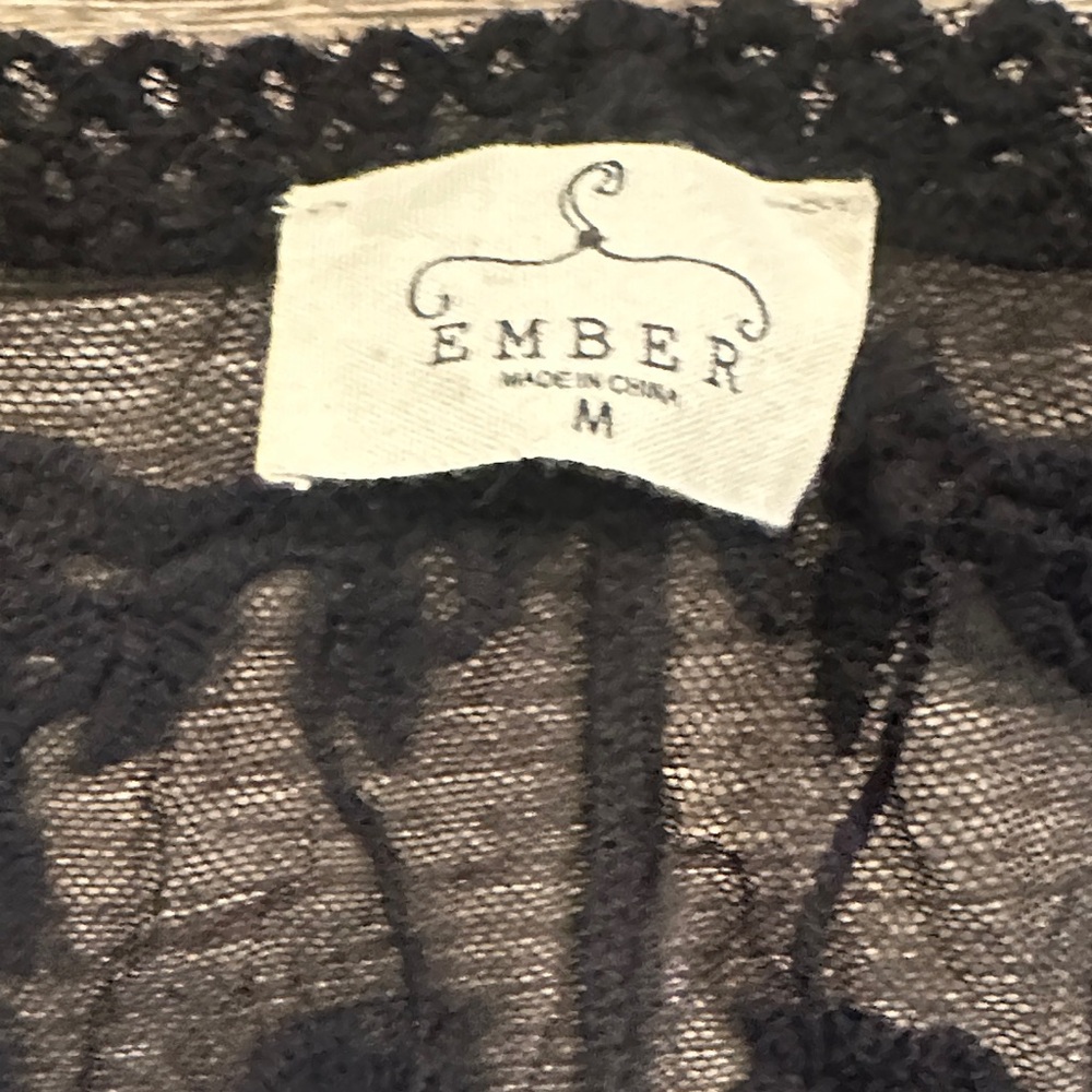 Ember Women's Medium Black Sheer Lace Kimono‎ - Picture 3 of 8